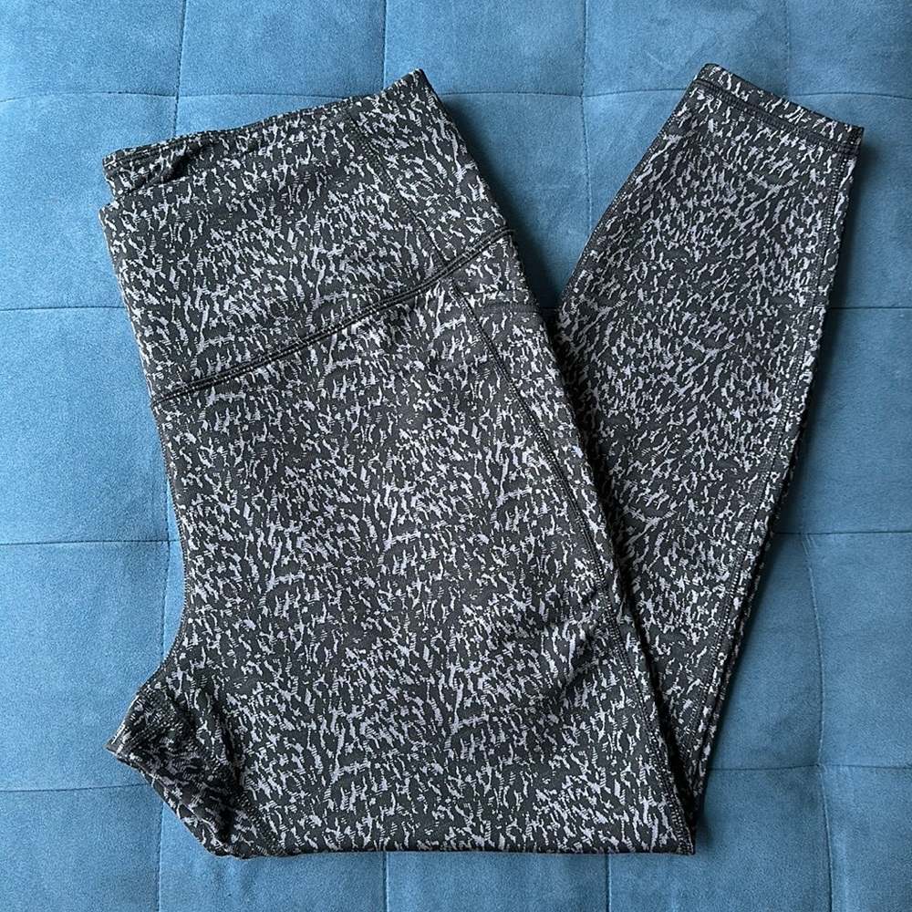 Thick-Knit Animal Print Active Leggings